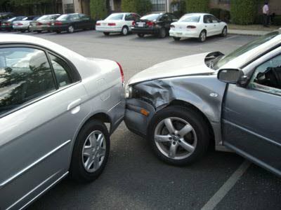 Ваш автомобиль попал в аварию – что делать автовладельцу после ДТП?