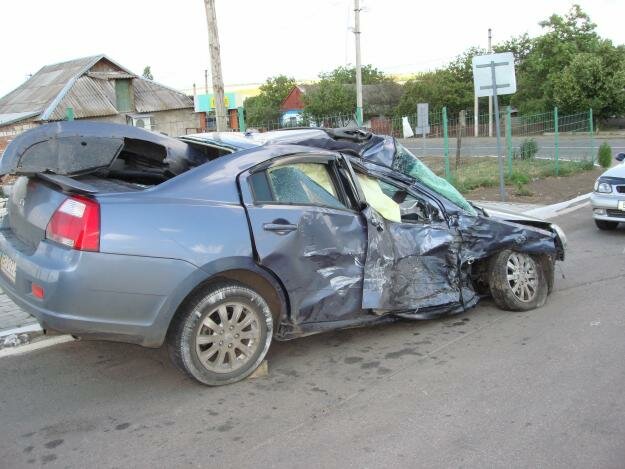 Автомобиль попал в аварию – что делать?